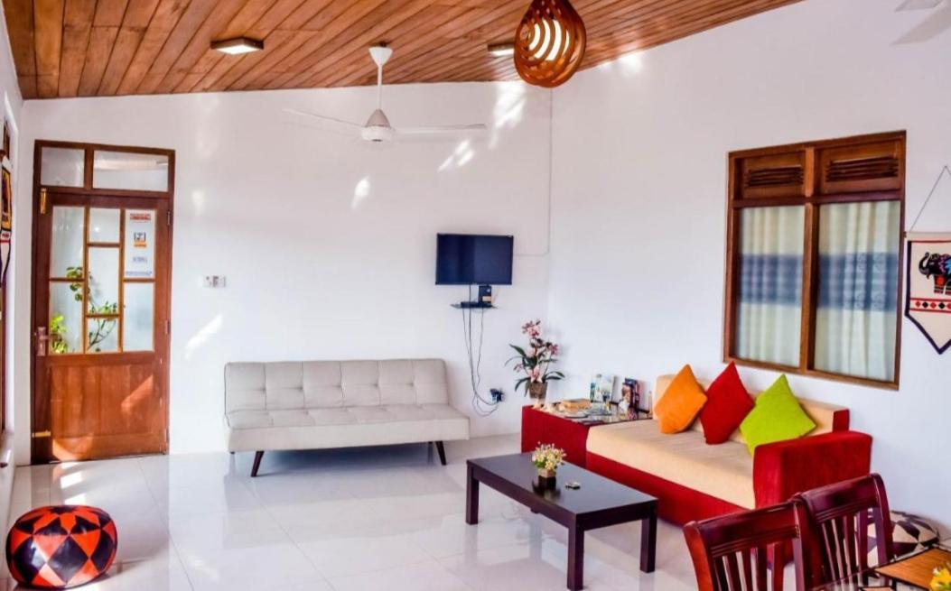 קנדי Saru Holiday Apartment - Up To 6 Guests מראה חיצוני תמונה