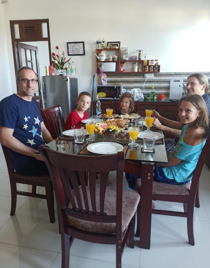 קנדי Saru Holiday Apartment - Up To 6 Guests מראה חיצוני תמונה